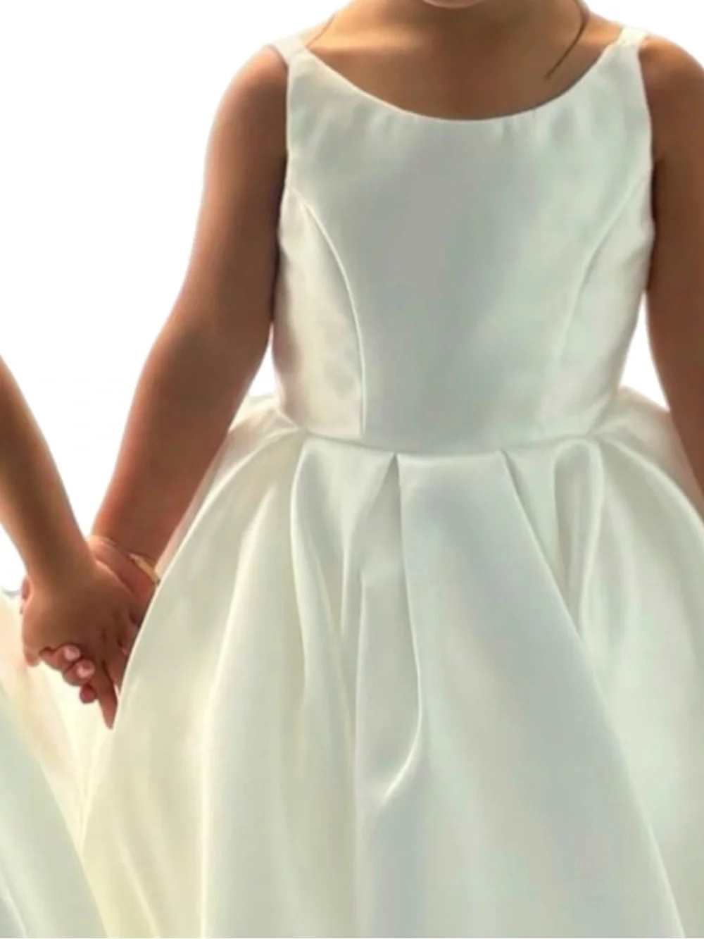 NWOT Girls' White Flower Girl Princess Ball Gown with Oversized Bow Size 8